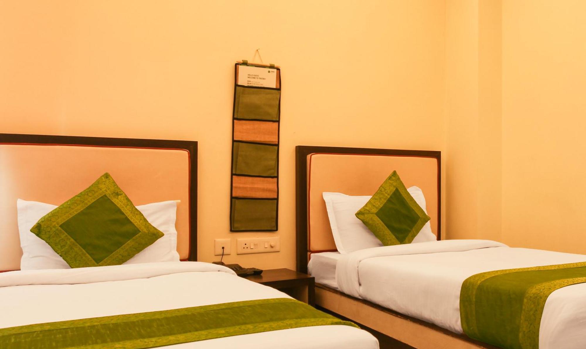 Hotel Janki International Sigra 2 Km From Kashi Vishwanath Temple Варанаси Экстерьер фото