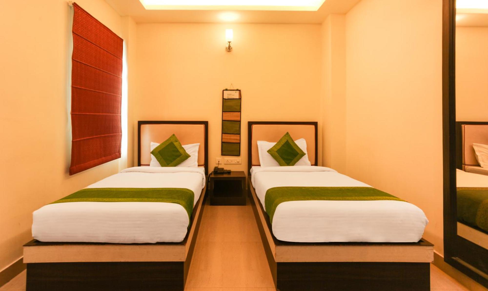 Hotel Janki International Sigra 2 Km From Kashi Vishwanath Temple Варанаси Экстерьер фото
