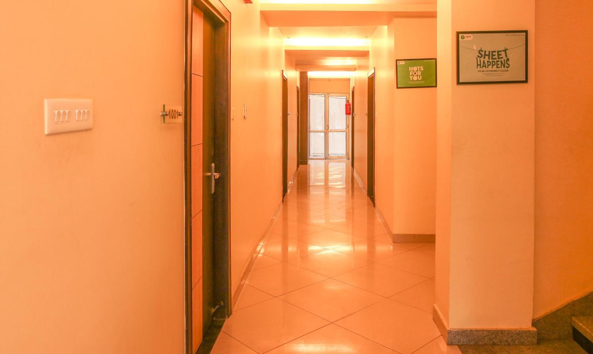 Hotel Janki International Sigra 2 Km From Kashi Vishwanath Temple Варанаси Экстерьер фото